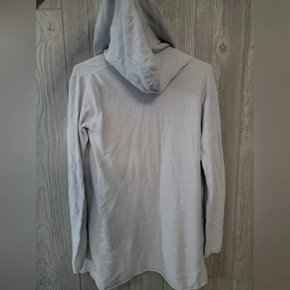 ♡Barefoot Dreams Light Gray Women's‎ Cardigan Sweater, Minor Wash Wear.